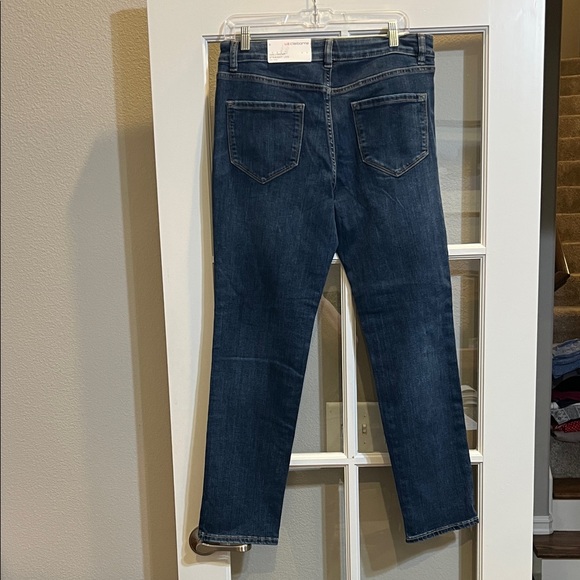 Liz Claiborne Women's Classic Blue Straight Leg Jeans - Picture 3 of 6